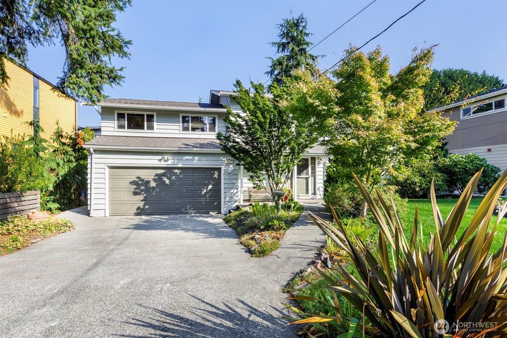 Photo of 12832 NE 84th Street, Kirkland, WA 98033 (MLS # 2436455)