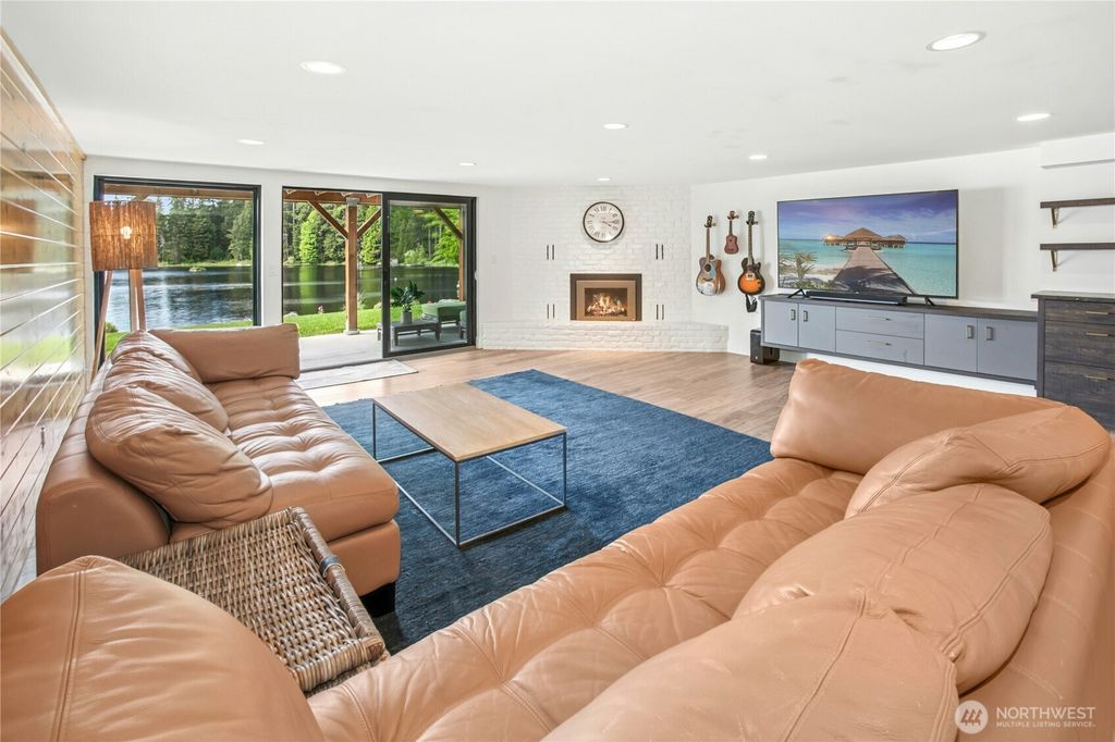 listing image 9360920320266358235