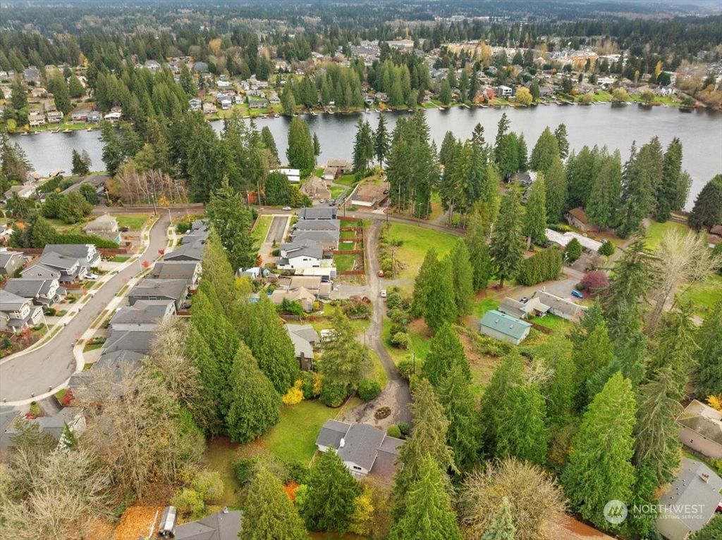 Photo of 15702 Larch Way, Lynnwood, WA 98087 (MLS # 2310635)