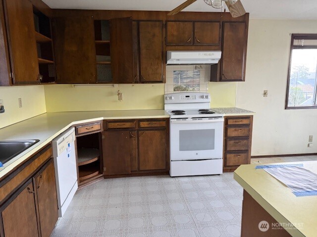 10122 Windward Drive NW