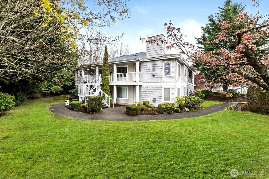 Photo of 11130 SE 208th Street #J204, Kent, WA 98031 (MLS # 2338996)