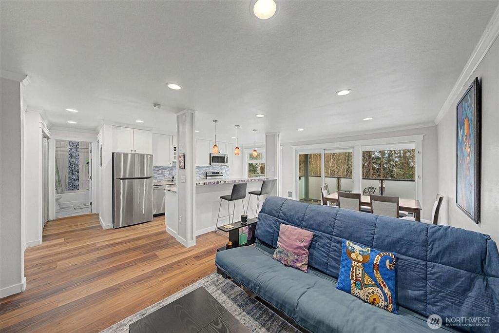 Photo of 15142 65th Avenue S #313, Tukwila, WA 98188 (MLS # 2471867)