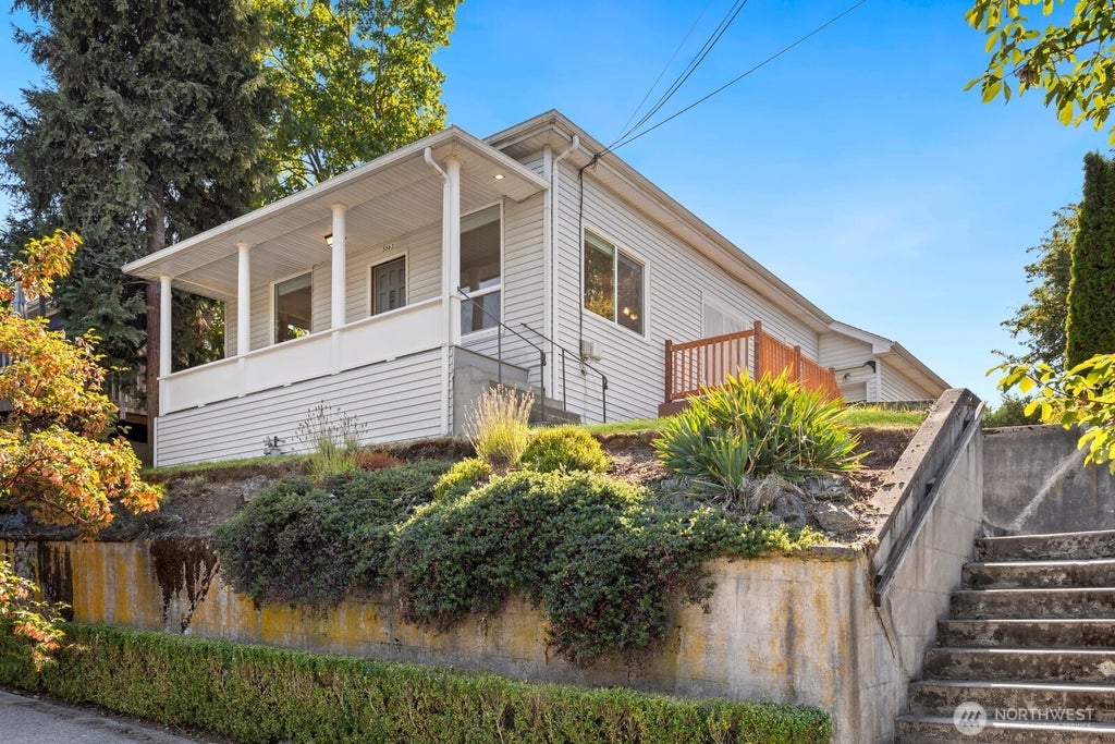 Photo of 5563 Kenwood Place N, Seattle, WA 98103 (MLS # 2579422)