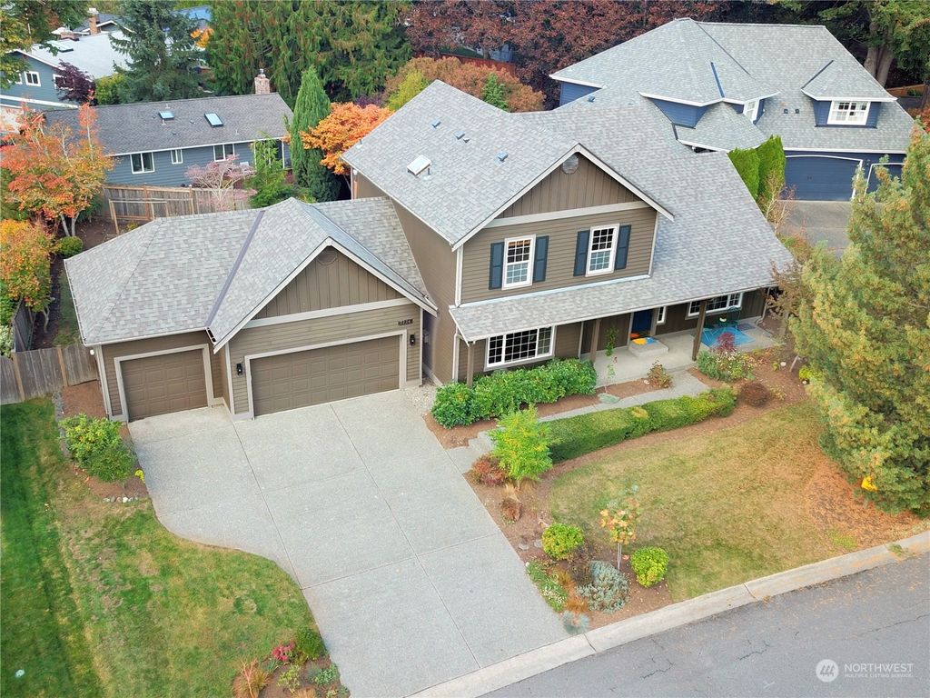 Photo of 7224 NE 147th Place, Kenmore, WA 98028 (MLS # 2303403)