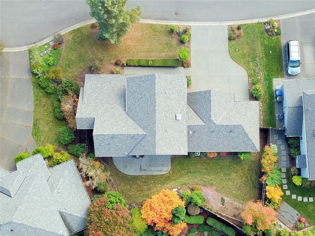 Photo of 7224 NE 147th Place, Kenmore, WA 98028 (MLS # 2303403)