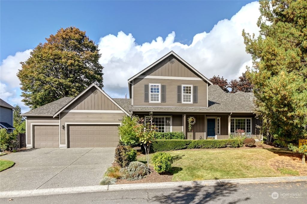 Photo of 7224 NE 147th Place, Kenmore, WA 98028 (MLS # 2303403)