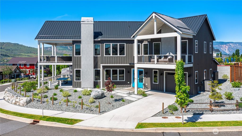 Photo of 391 Porcupine Lane, Chelan, WA 98816 (MLS # 2527358)