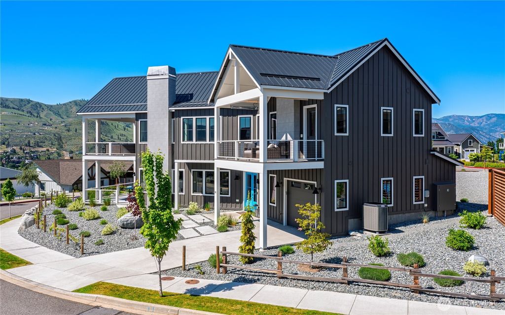Photo of 391 Porcupine Lane, Chelan, WA 98816 (MLS # 2527358)