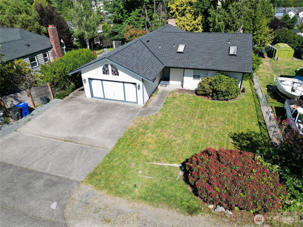 Photo of 6015 Dexter Avenue #A/B, Everett, WA 98203 (MLS # 2416014)