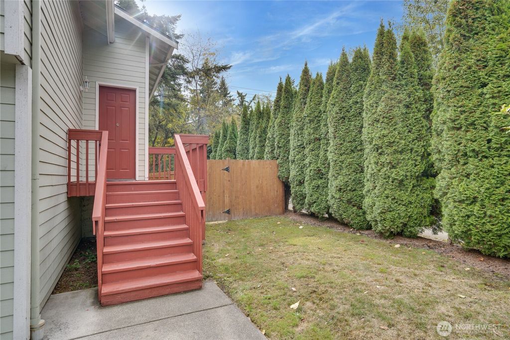 Photo of 935 SW 319th Pl Pl, Federal Way, WA 98023 (MLS # 2446516)