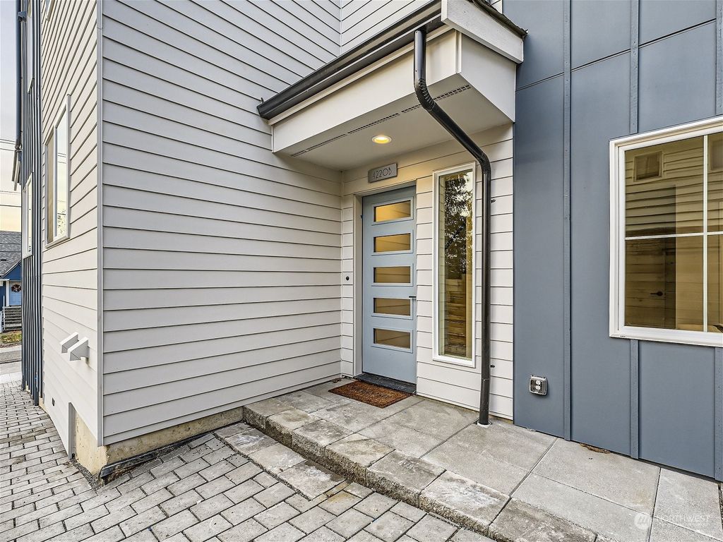 Photo of 4220 Greenwood Avenue N #B, Seattle, WA 98103 (MLS # 2184301)