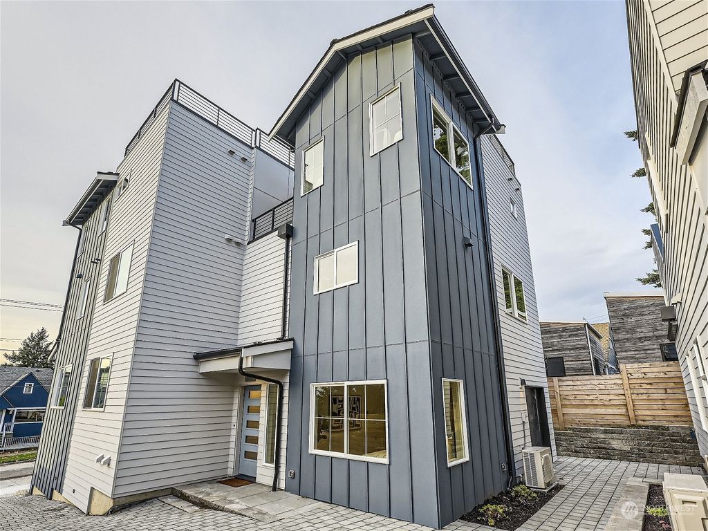 Photo of 4220 Greenwood Avenue N #B, Seattle, WA 98103 (MLS # 2184301)