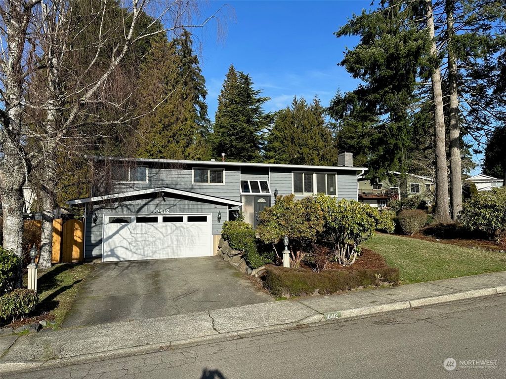 Photo of 10412 NE 196th Street, Bothell, WA 98011 (MLS # 2021248)