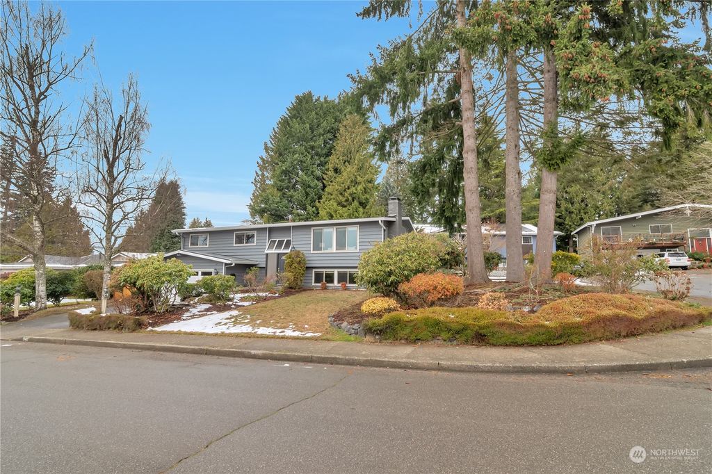 Photo of 10412 NE 196th Street, Bothell, WA 98011 (MLS # 2021248)