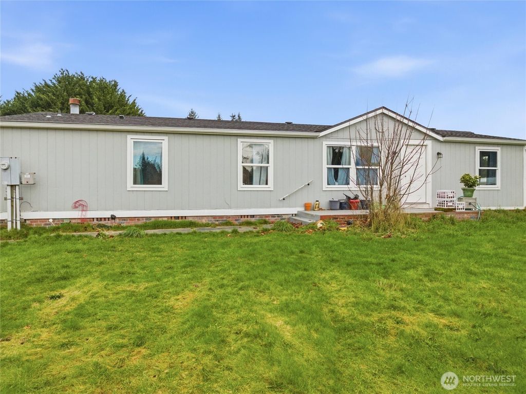Photo of 15429 107th Loop SE, Yelm, WA 98597 (MLS # 2472148)