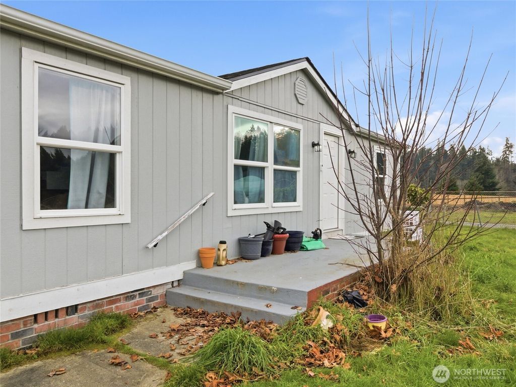 Photo of 15429 107th Loop SE, Yelm, WA 98597 (MLS # 2472148)