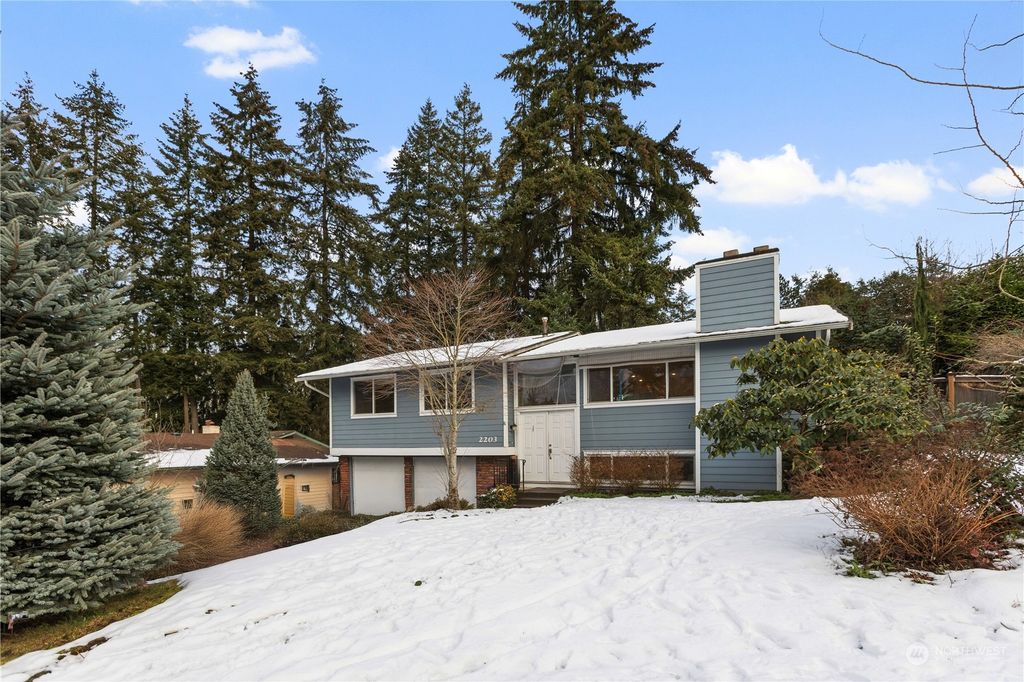 Photo of 2203 Blaine Circle SE, Renton, WA 98055 (MLS # 2330134)