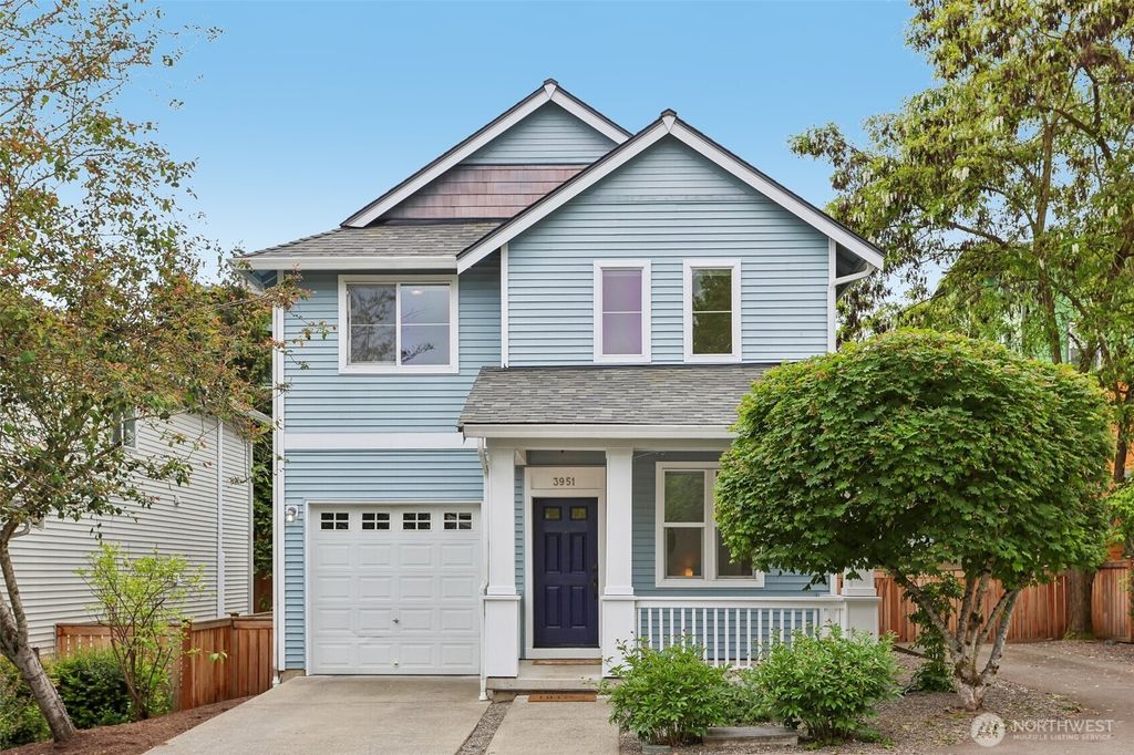 Photo of 3951 S Chicago St ST, Seattle, WA 98118 (MLS # 2527333)
