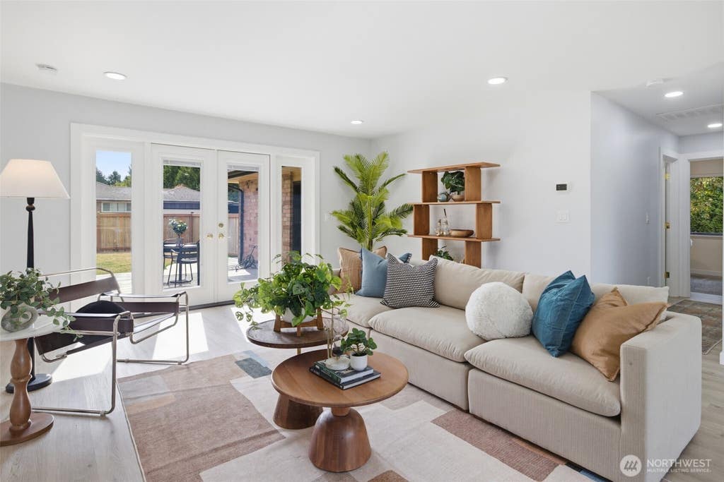 Photo of 9518 18th Avenue NW, Seattle, WA 98117 (MLS # 2557994)