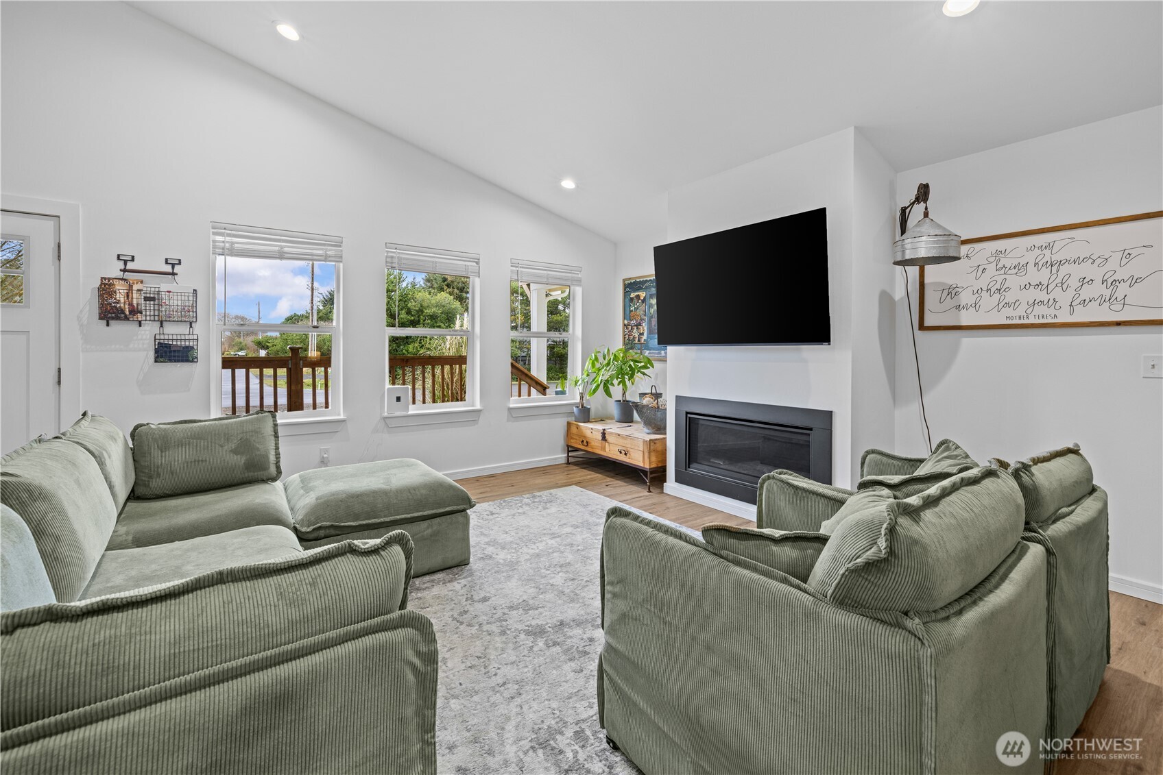 492 Ensign Avenue NW