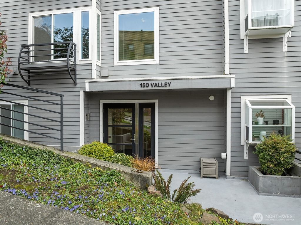 Photo of 150 Valley Street #302, Seattle, WA 98109 (MLS # 2479158)