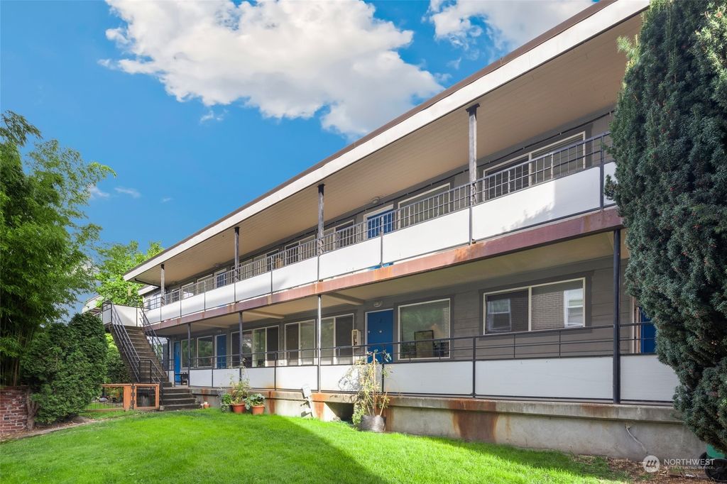 Photo of 4411 Corliss Avenue N, Seattle, WA 98103 (MLS # 2295711)