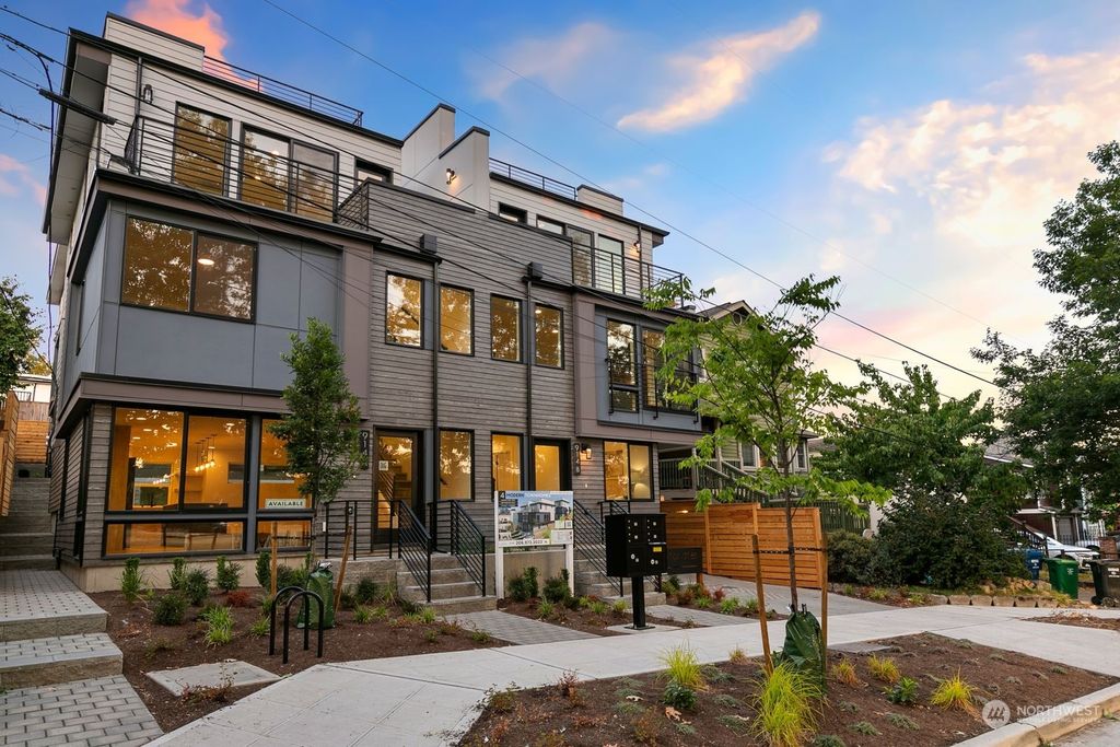 Photo of 914 22nd Ave Ave S #A, Seattle, WA 98144 (MLS # 2305751)