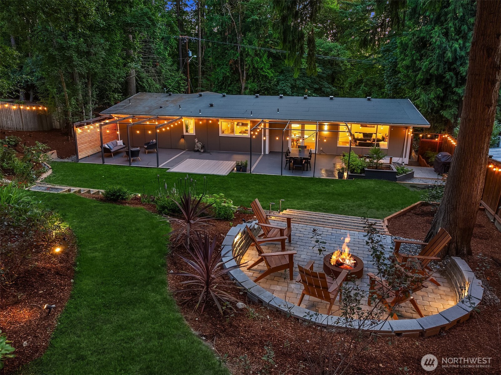 22 Louis Thompson Road SE