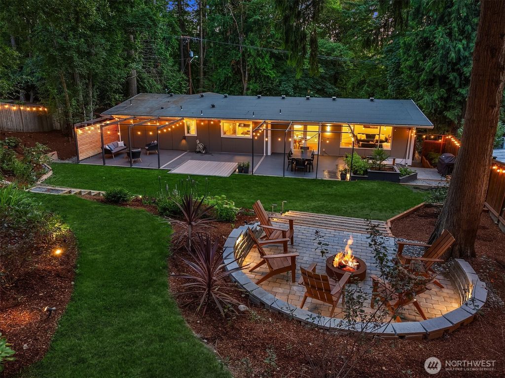 Photo of 22 Louis Thompson Road SE, Sammamish, WA 98074 (MLS # 2405181)