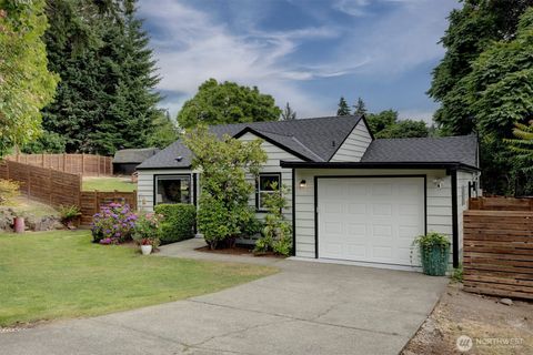 Photo of 555 Windsor Place NE, Renton, WA 98056 (MLS # 2551423)