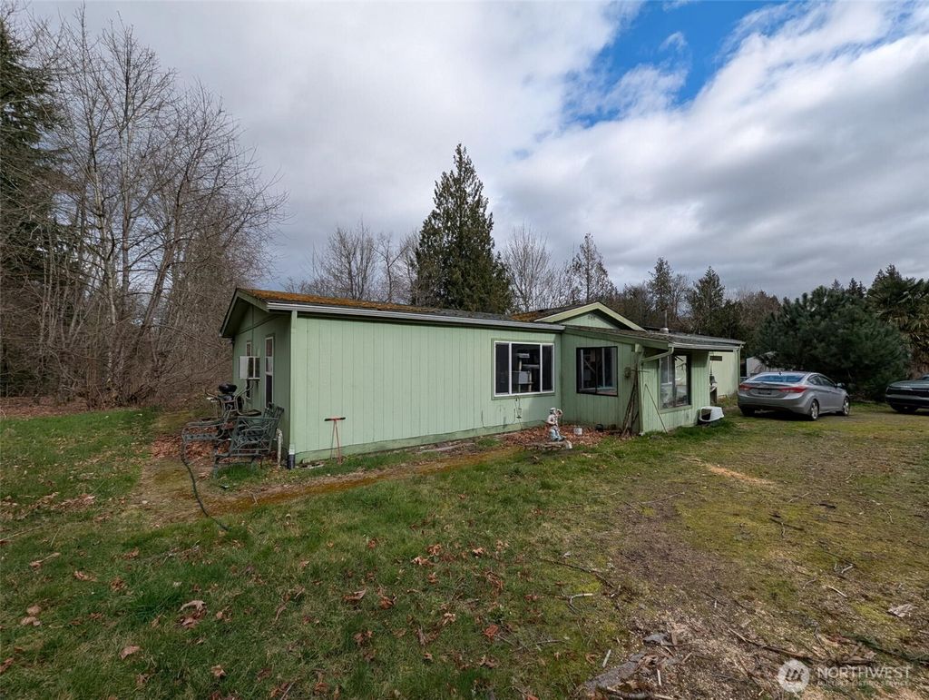 Photo of 16215 184th Avenue SE, Renton, WA 98058 (MLS # 2488439)