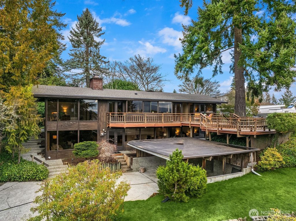 Photo of 17814 NE 8th Place, Bellevue, WA 98008 (MLS # 2484431)