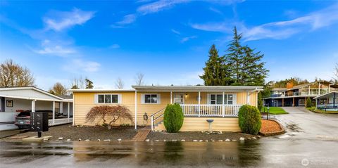 Photo of 1200 Lincoln Street SW #157, Bellingham, WA 98229 (MLS # 2496305)