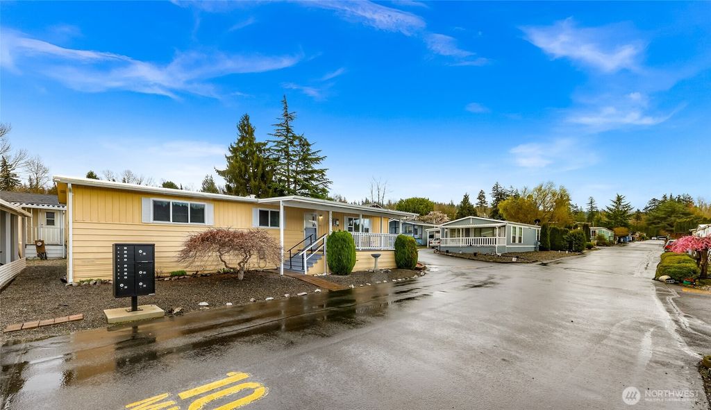 Photo of 1200 Lincoln Street SW #157, Bellingham, WA 98229 (MLS # 2496305)