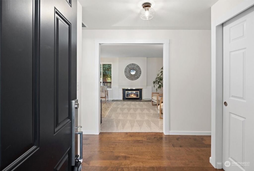 Photo of 14212 119th Avenue NE, Kirkland, WA 98034 (MLS # 2202030)