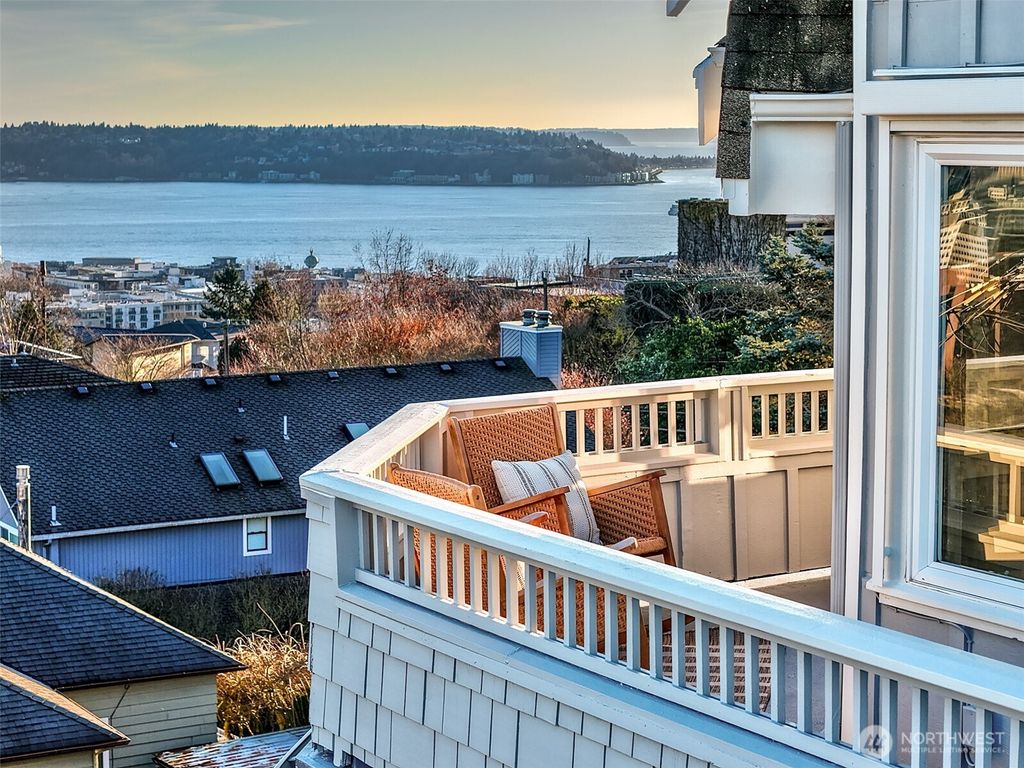 Photo of 1238 3rd Avenue N, Seattle, WA 98109 (MLS # 2495543)