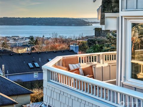 1238 3rd Avenue N Seattle WA 98109