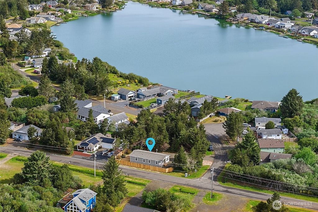 Photo of 300 Marine View Drive SW, Ocean Shores, WA 98569 (MLS # 2521634)