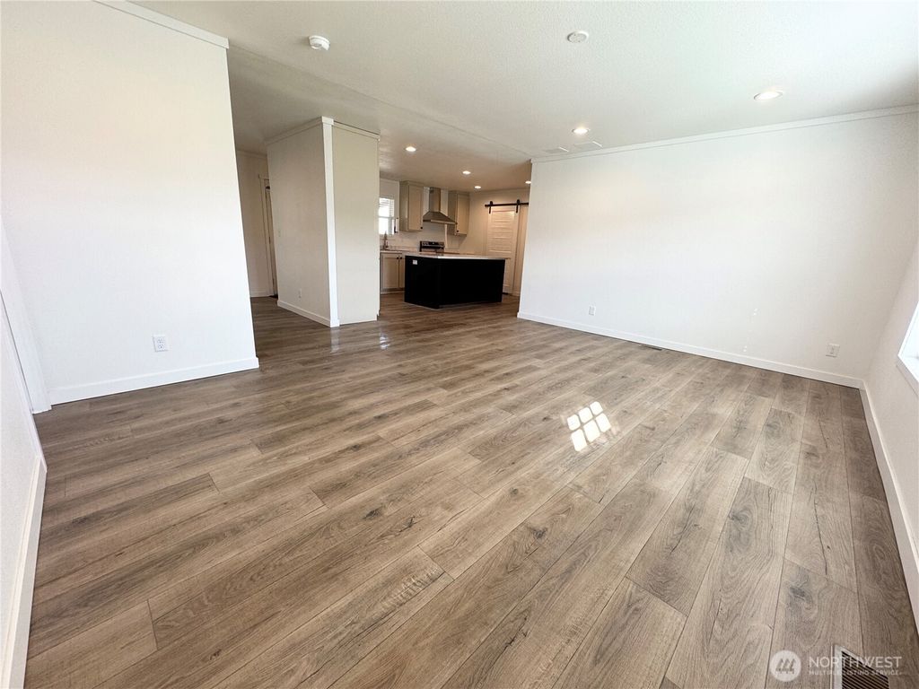 Photo of 412 SW Thunderbird Way, Mattawa, WA 99349 (MLS # 2500615)