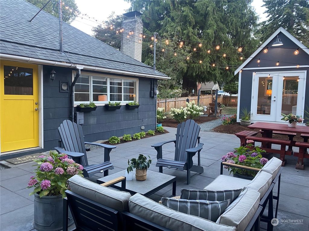 Photo of 3040 NE 86th Street, Seattle, WA 98115 (MLS # 2150141)