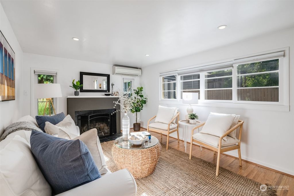 Photo of 3040 NE 86th Street, Seattle, WA 98115 (MLS # 2150141)