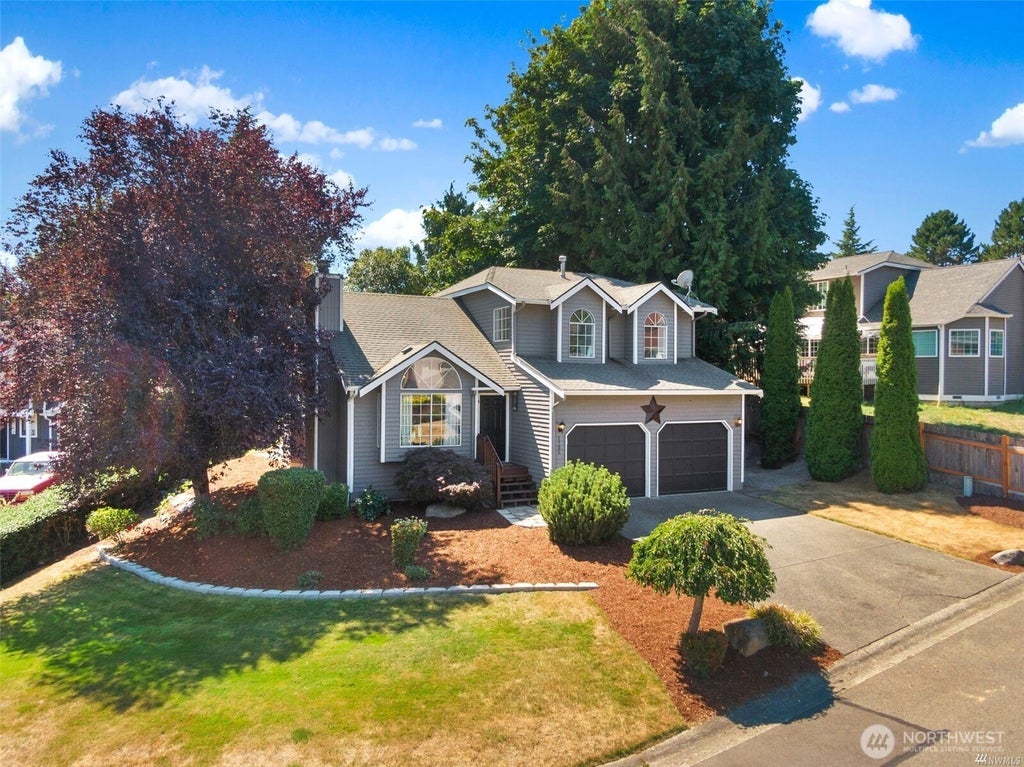 Photo of 1725 SW 323rd Street, Federal Way, WA 98023 (MLS # 2567741)