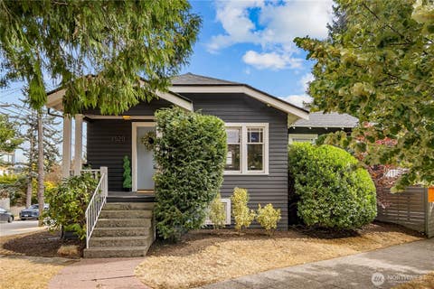 Photo of 7520 Linden Avenue N, Seattle, WA 98103 (MLS # 2575146)