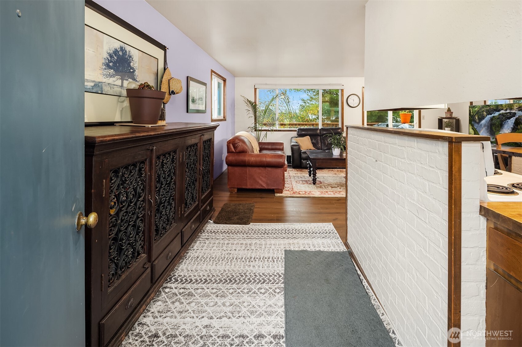 609 NW Broadway Street