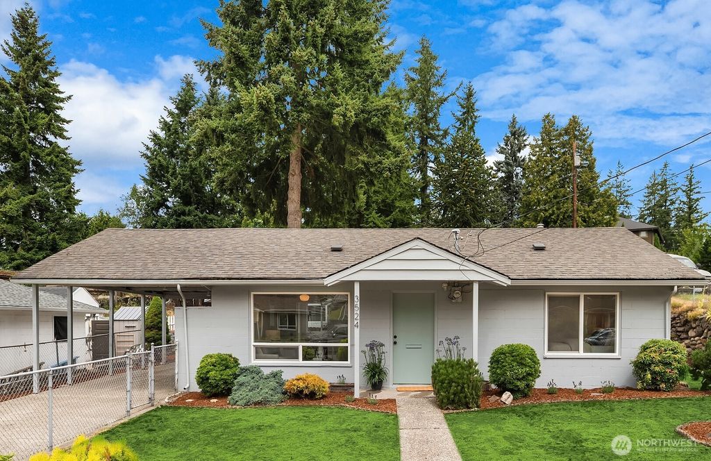 Photo of 3524 NE 7th Place, Renton, WA 98056 (MLS # 2406166)