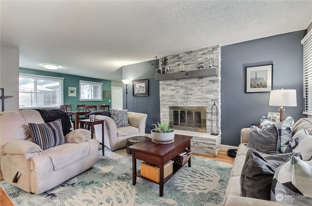 Photo of 1210 S 258th Street, Des Moines, WA 98198 (MLS # 2148501)