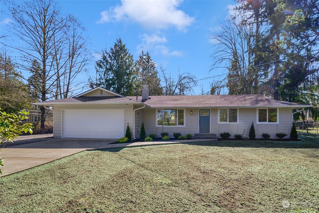 Photo of 1304 150th Place NW, Marysville, WA 98271 (MLS # 2047854)