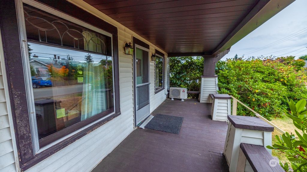 Photo of 11738 N Phinney Avenue N, Seattle, WA 98133 (MLS # 2162892)