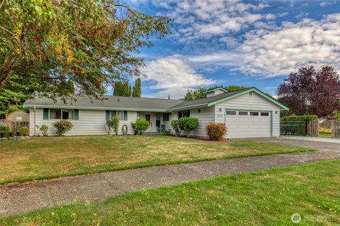 Photo of 649 C Court, Enumclaw, WA 98022 (MLS # 2593103)