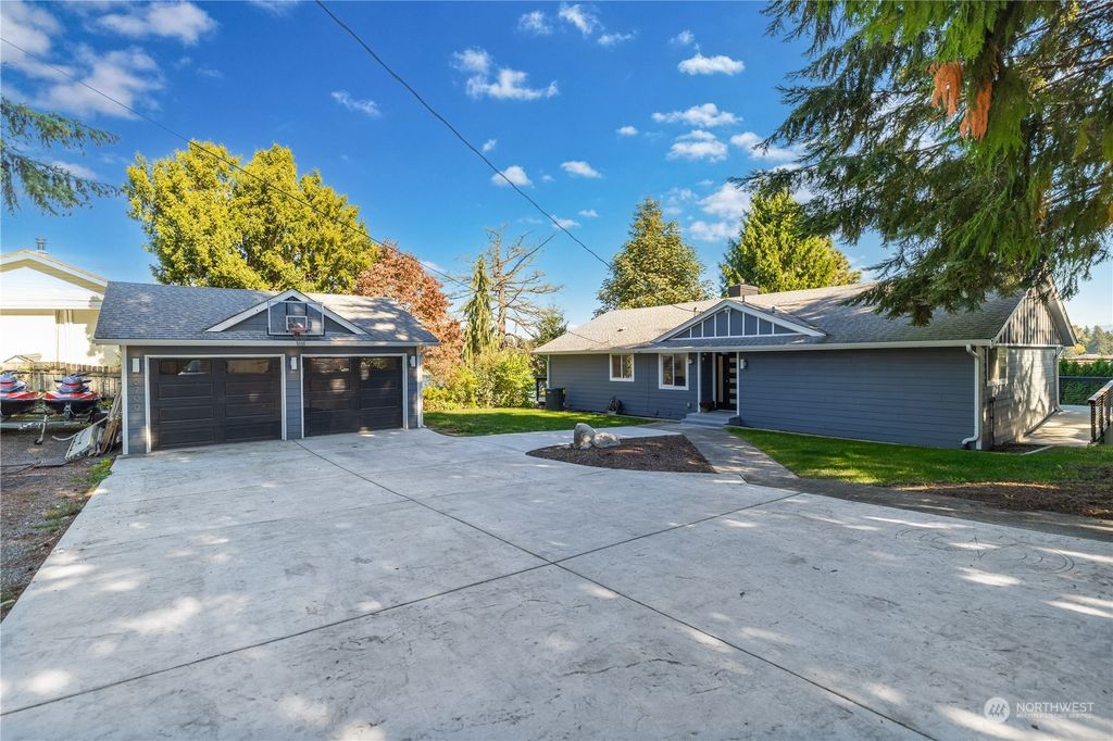 Photo of 26700 138th Place SE, Kent, WA 98042 (MLS # 2297339)